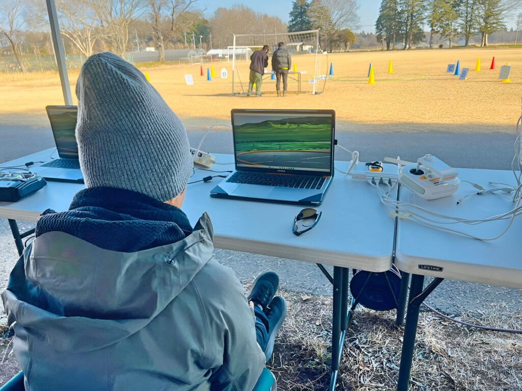 フライトシュミレーターは主に「当て舵（機体を空中停止させる操舵技術の一つ）」用です