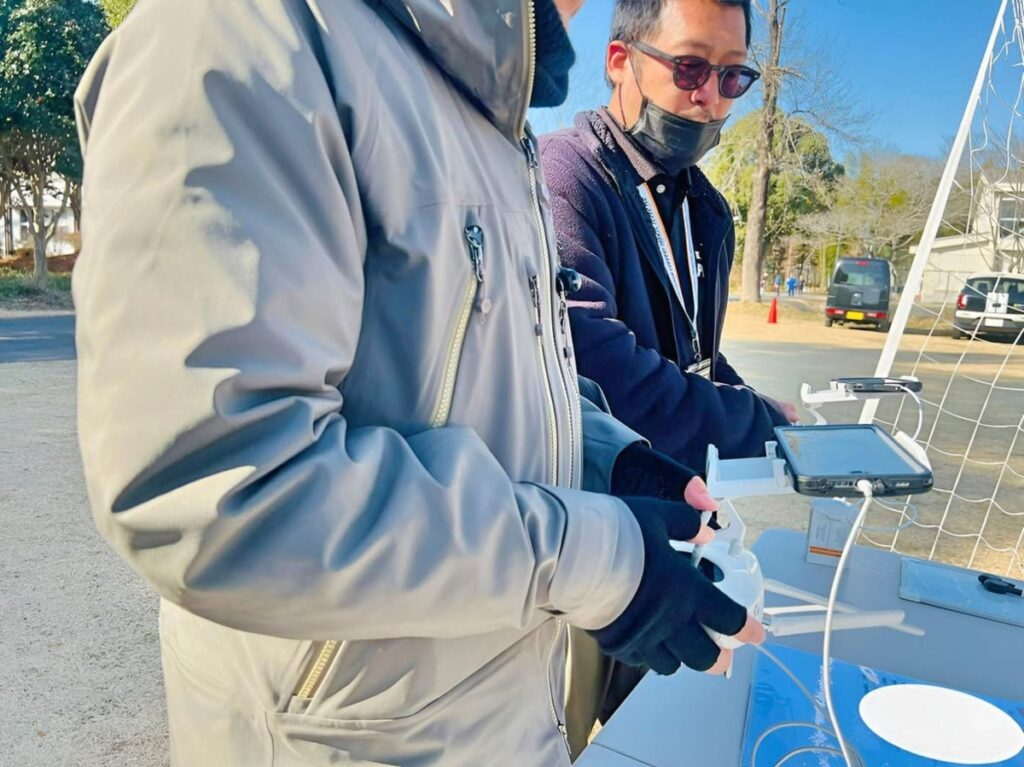 コントローラーの持ち方にも注意。疲れない持ち方は力を入れないこと。支えるのご基本です