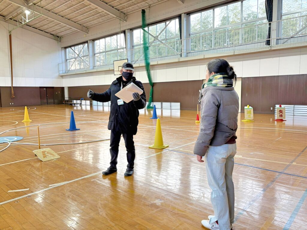 「講評」「合否判定」総体的な講評に加え、飛行の際の留意事項や墜落事故に至る場面を共有した後、合否通告