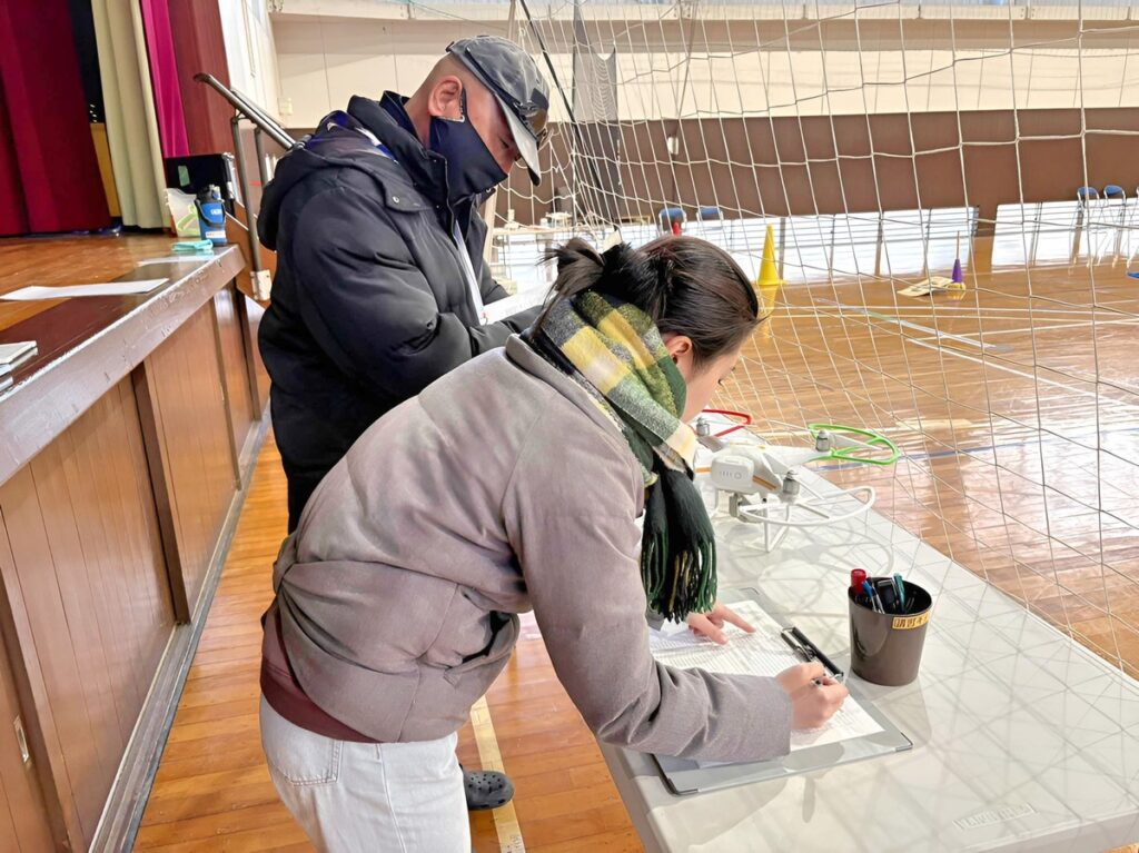 「日常点検記録」「飛行後記録」の記入。必須事項で詳細を記録記入します