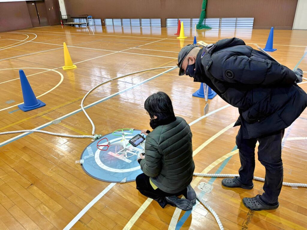 「飛行前点検・システム」パラメーター確認。リモートID・スティックモード・バッテリー残量・セルの目視