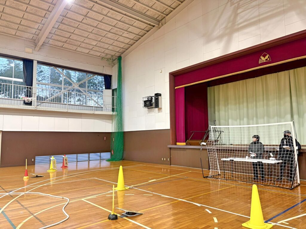 「実技審査」異常事態における緊急着陸。高度3.5m上昇後、ATTIモード（手動切替）にて左右飛行