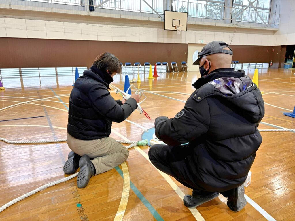 「飛行後点検」8大項目に及ぶ目視緩衝点検。電源OFF後飛行前点検同様でゴミ埃の付着を追加点検します