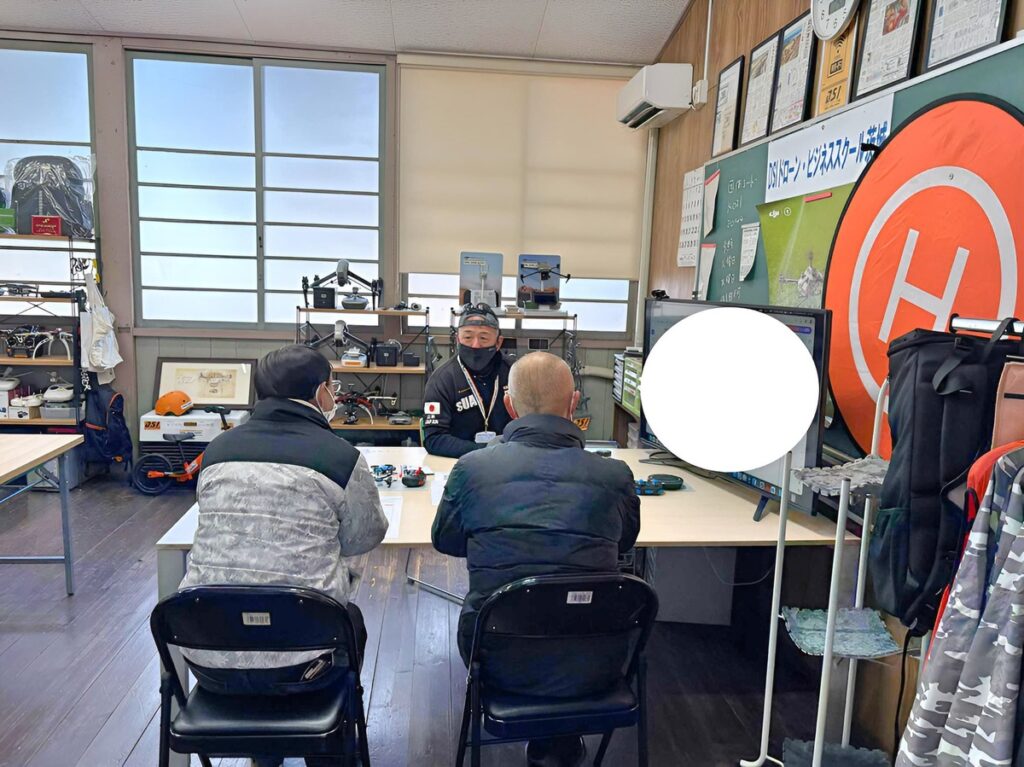 一等免許の概要と現在、そして展望を知り得る限りを説明。感化されたようで興奮して帰られました