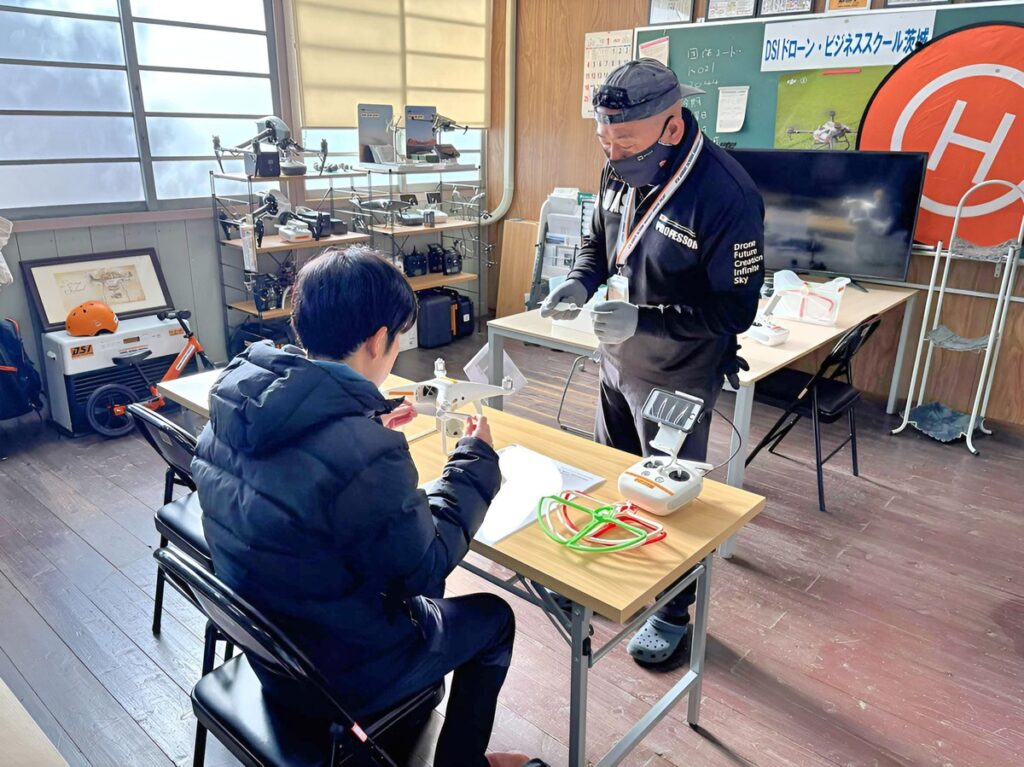 初日はオリエンテーションから「飛行前後点検」「実地行動」と初日から全開です