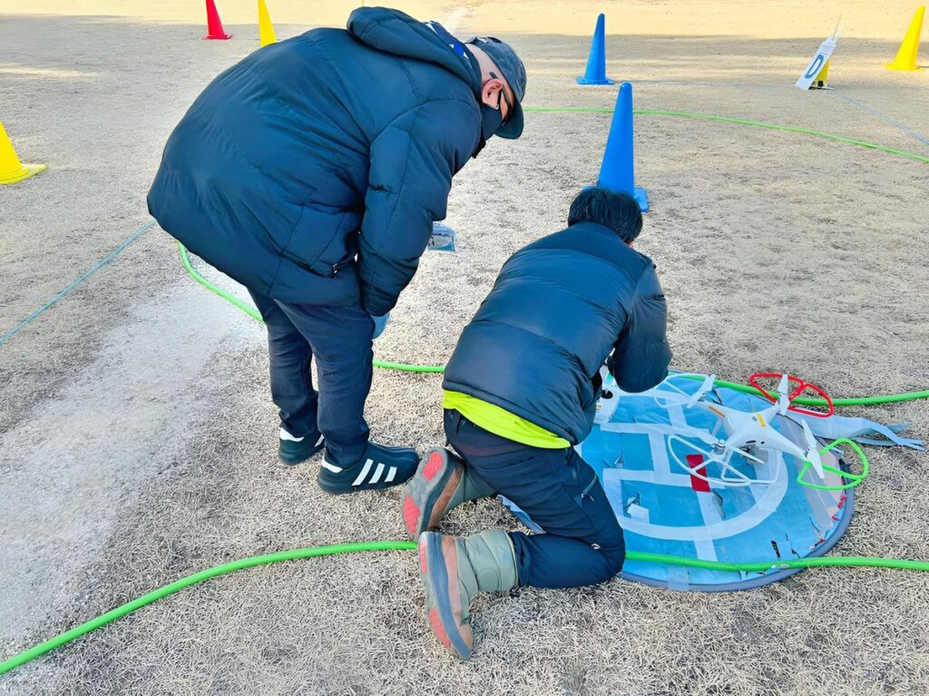 「飛行前点検・システム」パラメーター確認。リモートID・スティックモード・バッテリー残量・セルの目視