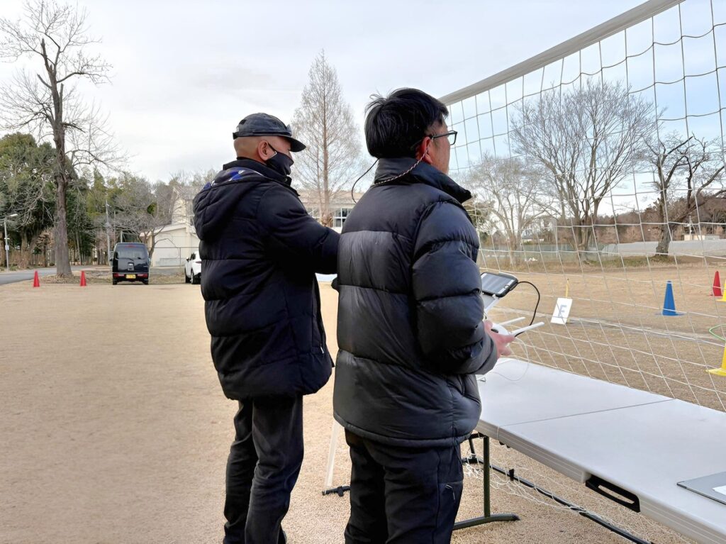 定点滞空や機体動向など受験者が機体コントロールの有無を確認しています
