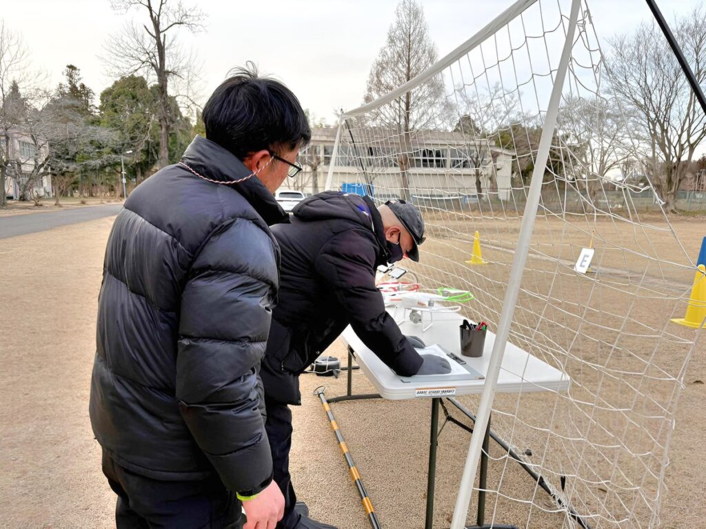 「日常点検記録」「飛行後記録」記入漏れを確認します。不正確、漏れ等は減点（-10点）になります