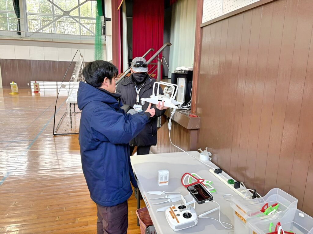 「飛行前点検」16大項目に及ぶ重要箇所（パーツ）目視緩衝点検を実施します