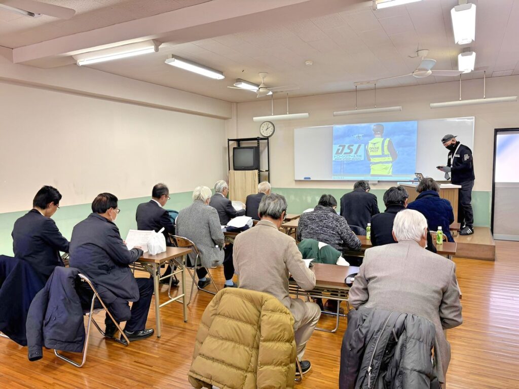 ドローン飛行にあたり、様々な法規や多様性、とくに農業活用でのマナーなど現状や展望を解説しました