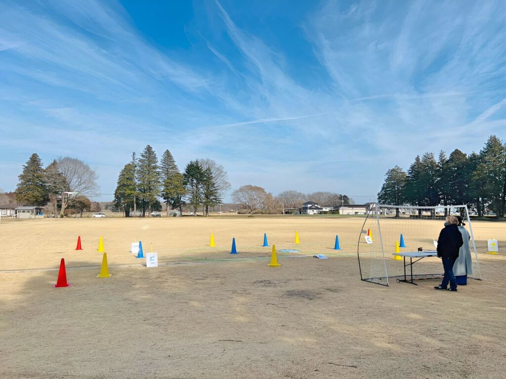 高度変化を伴うスクエア飛行。D地点からE地点へ対面飛行、難操舵の一つです