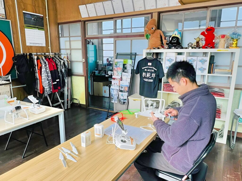 初日はオリエンから飛行前後点検へ。16大項目、8大項目を一気に習得します。覚えが早い‼︎