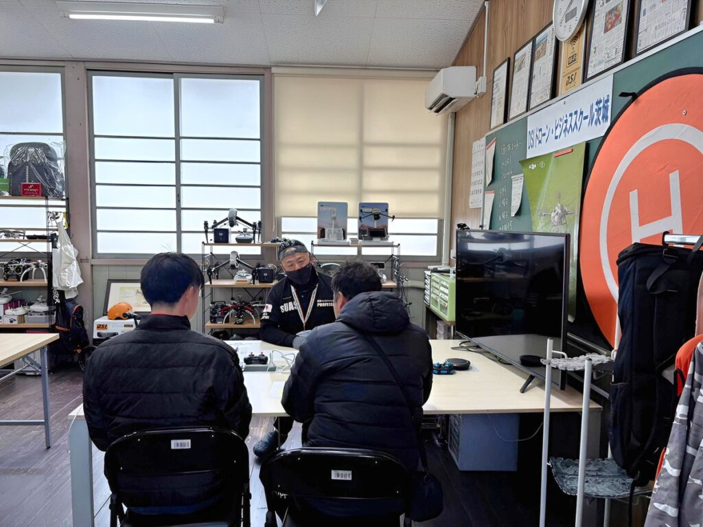 大口の免許取得に向けての相談でした。ドローンの現状はもちろん今後の発展、社会実装に向けた説明しました