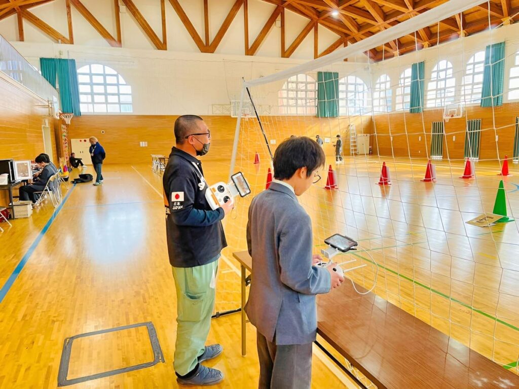 経験者は「目視外飛行」想定外ですがリクエストするだけあって、とても上手です