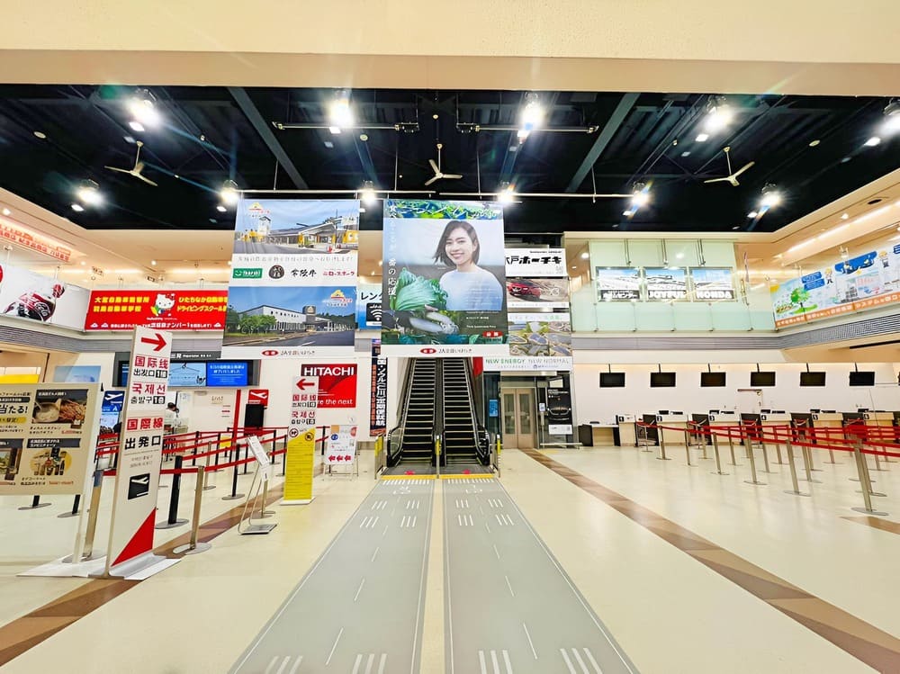 茨城空港ターミナル内部（DSIドローン・ビジネススクール茨城 最寄り空港）