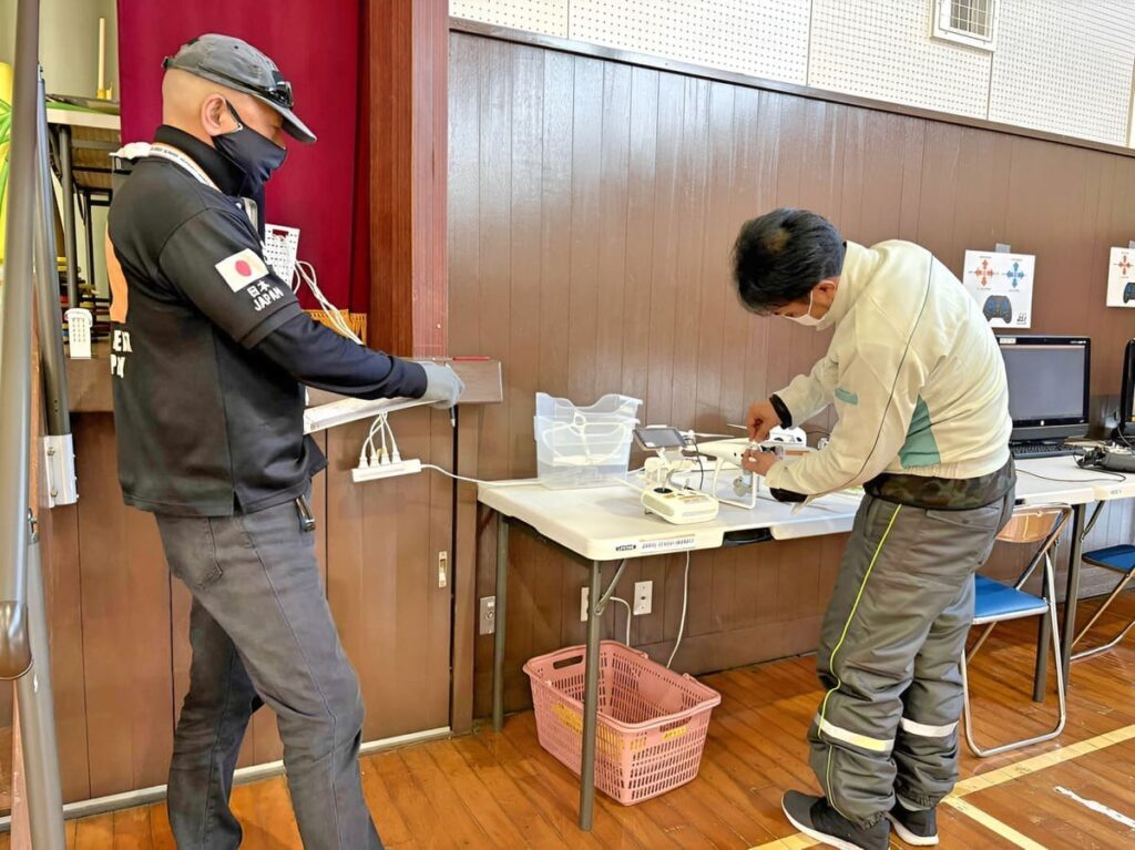 「飛行前点検」16大項目に及ぶ重要箇所（パーツ）目視緩衝点検を実施します