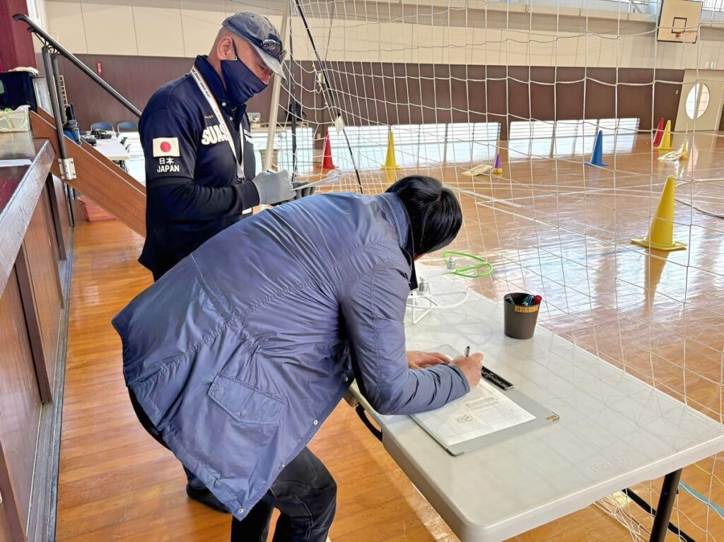 「日常点検記録」「飛行後記録」の記入。必須事項で詳細を記録記入します