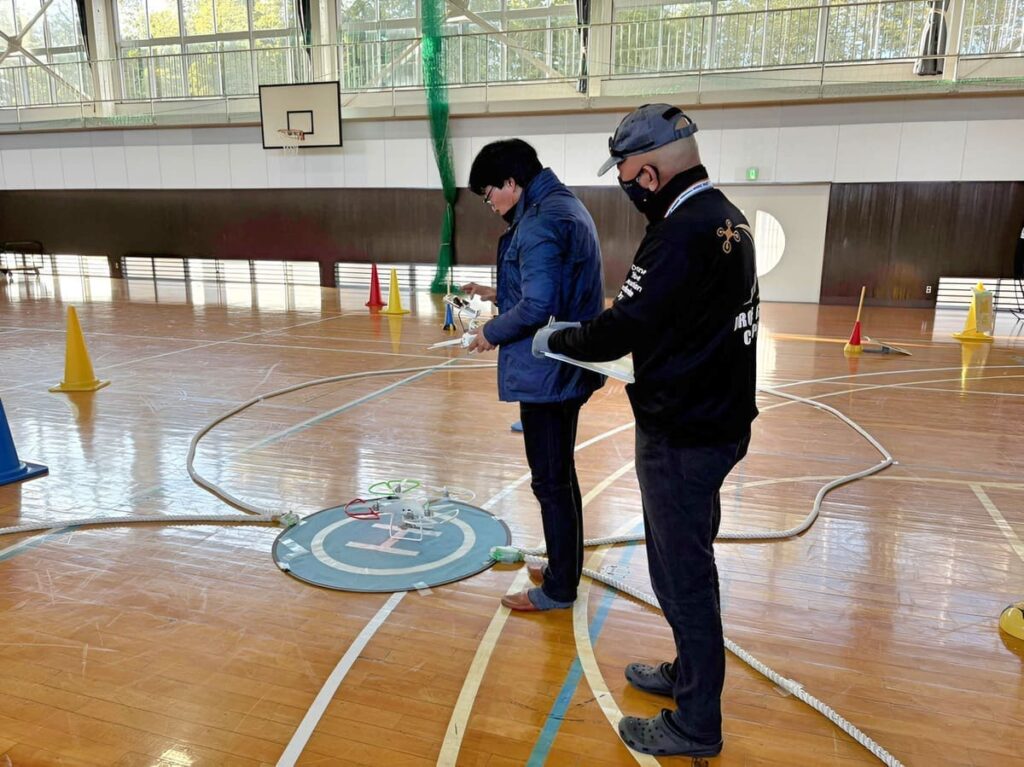 「飛行前点検・システム」パラメーター確認。リモートID・スティックモード・バッテリー残量・セルの目視