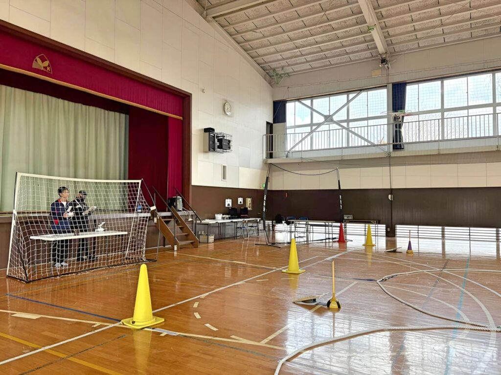 「実技審査」異常事態における緊急着陸。高度3.5m上昇後、ATTIモード（手動切替）にて左右飛行