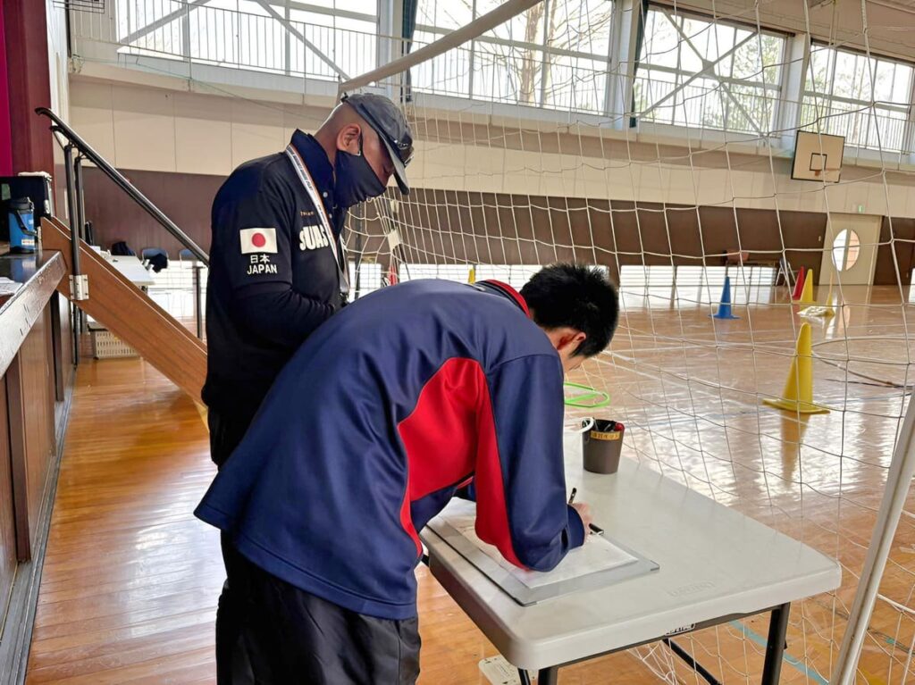 「日常点検記録」「飛行後記録」の記入。必須事項で詳細を記録記入します