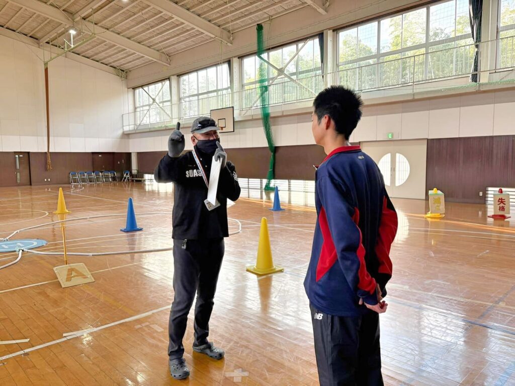 「講評」「合否判定」総体的な講評に加え、飛行の際の留意事項や墜落事故に至る場面を共有した後、合否通告