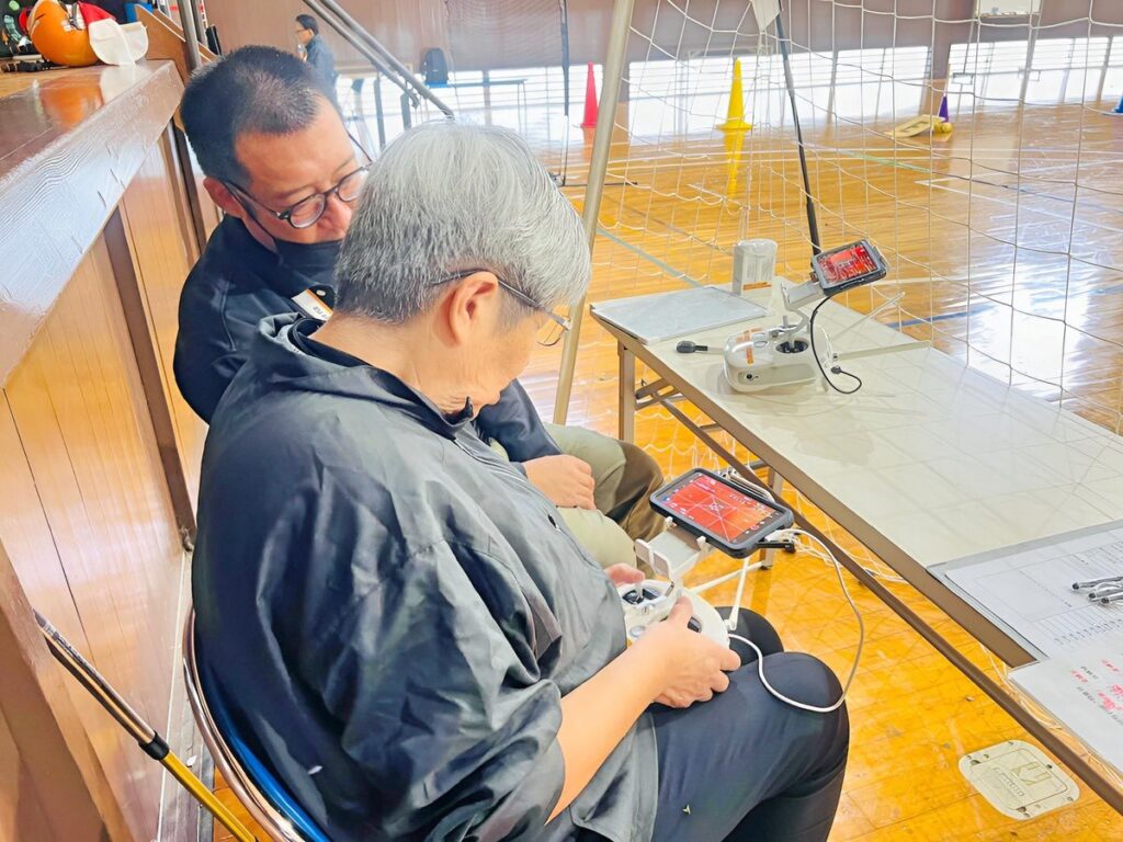 ドローン操縦コントローラー操作の個別指導|無人航空機操縦士技能証明更新講習の実技訓練|DSIドローンビジネススクール茨城