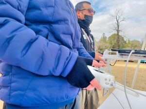 四方向のホバリングと高度変化スクエアを特化飛行