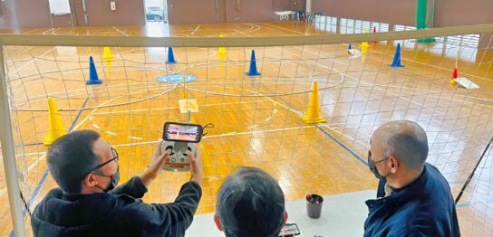 説明の後はAモード（手動）飛行初体験。大方びっくりしている様子