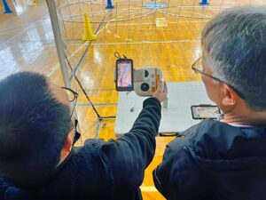 モニターを確認しながら「空間認識」訓練。目視調整