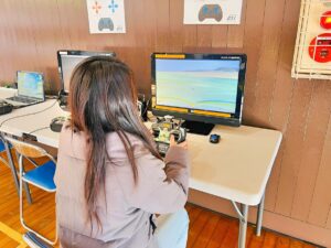 ウォーミングアップはシュミレーターから。8の字飛行