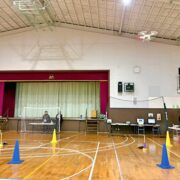 DSI ドローン・ビジネススクール茨城で行う修了審査検定の「実技審査」高度3.5mスクエア飛行（四角）の様子